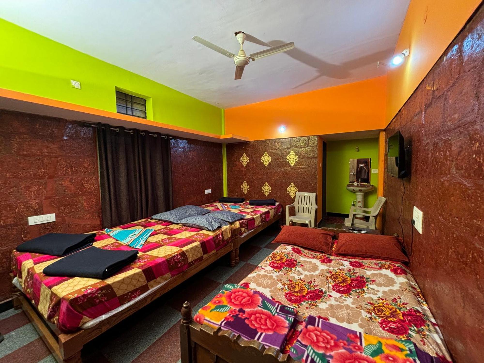 Dandeli Nakadi Home Stay ภายนอก รูปภาพ