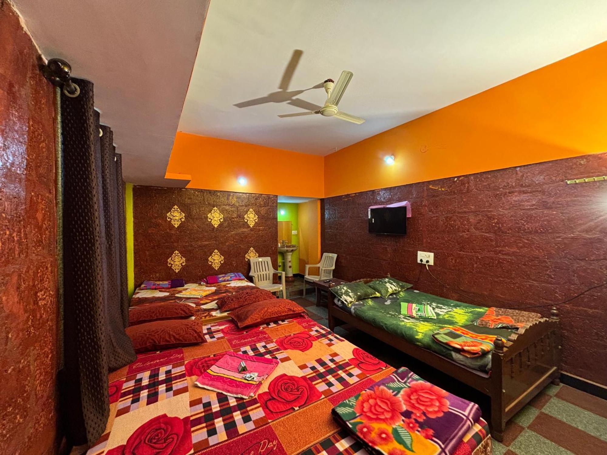 Dandeli Nakadi Home Stay ภายนอก รูปภาพ